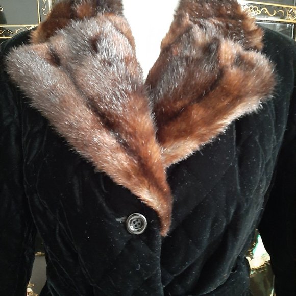 🤗HP 🤗Jones New York Stunning Velvet Coat with Faux Fur Collar - Picture 2 of 4